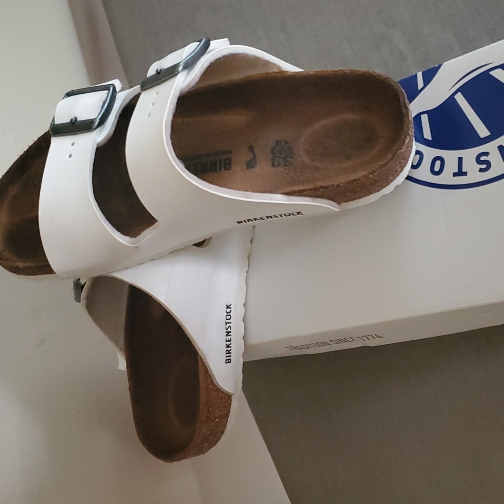 Girls sandal